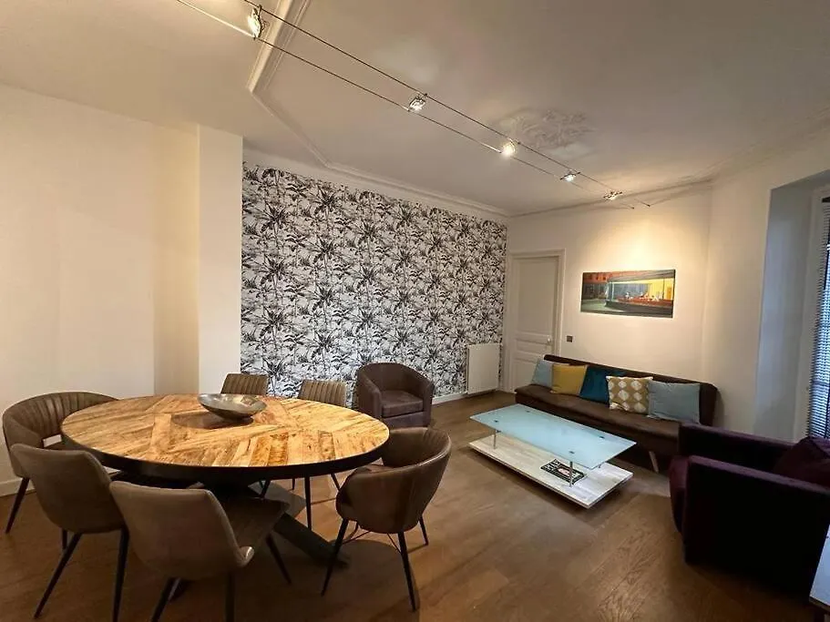 So Chic 72 Montmatre Apartement D'Exception Paris Apartment