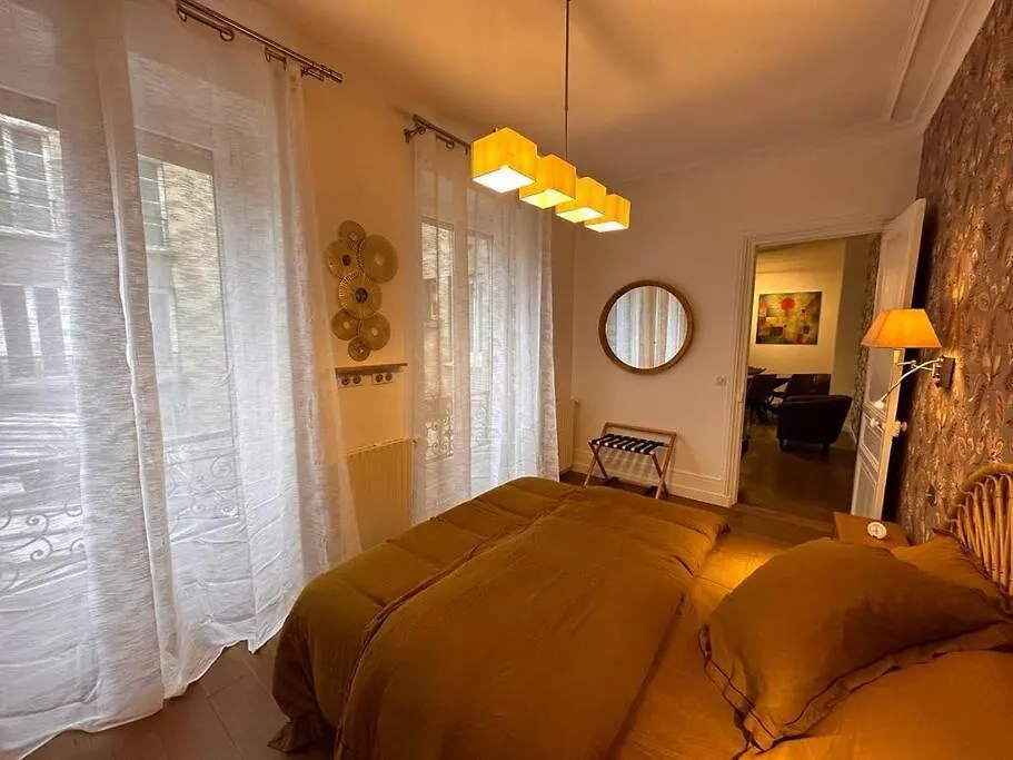 Apartment So Chic 72 Montmatre Apartement D'Exception Paris