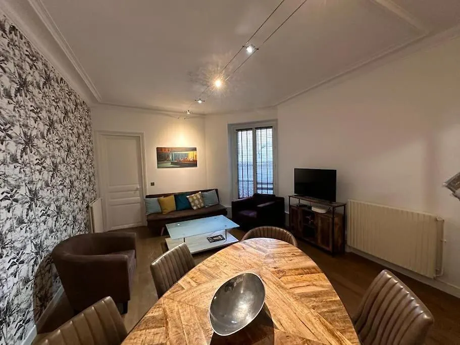 So Chic 72 Montmatre Apartement D'Exception Paris