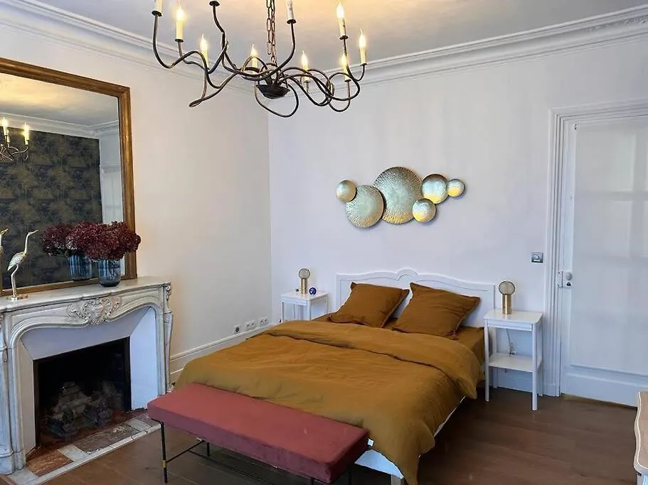 So Chic 72 Montmatre Apartement D'Exception Paris France