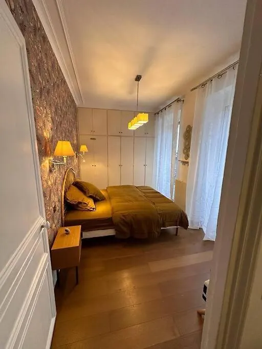 So Chic 72 Montmatre Apartement D'Exception Parijs